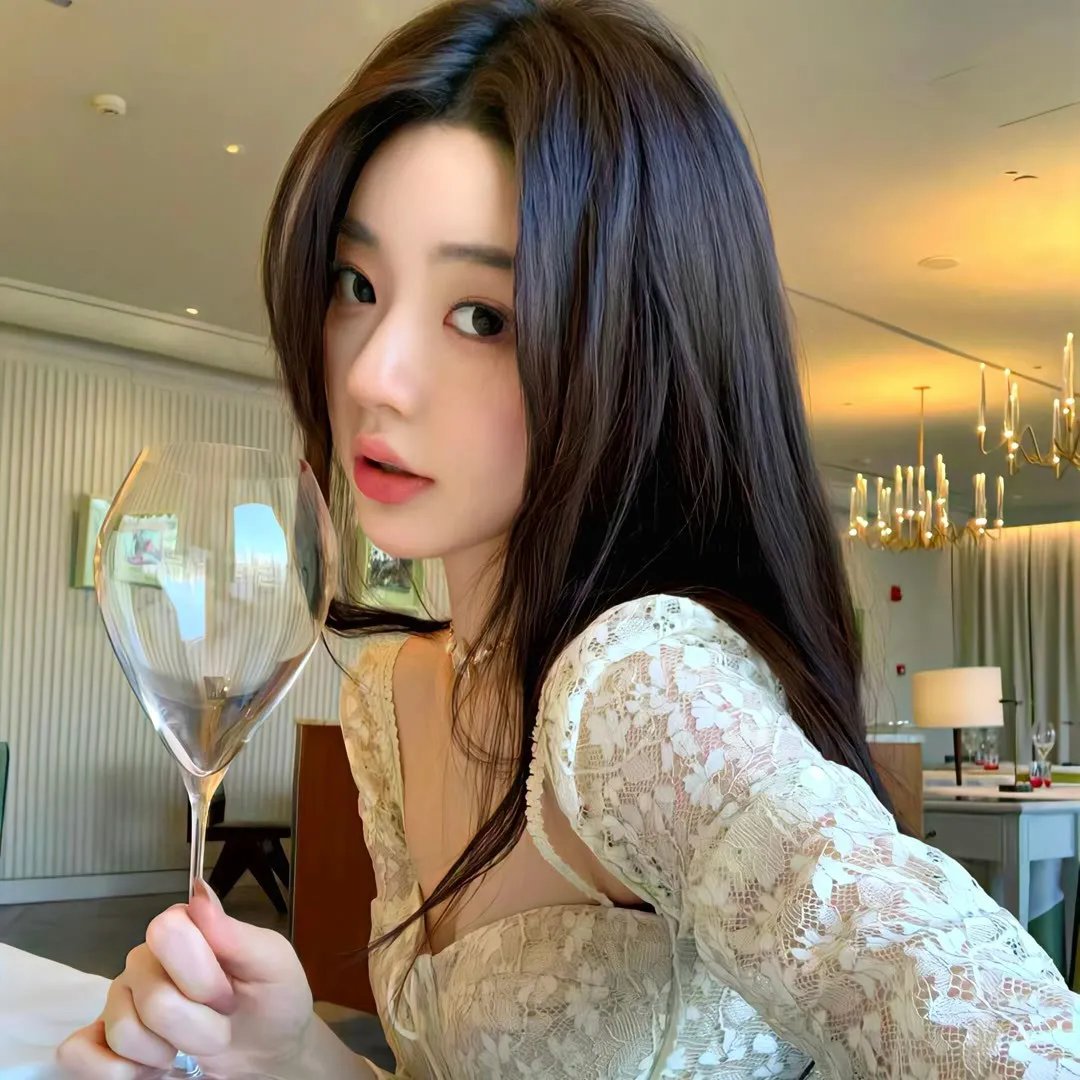 蒙面纱的男子